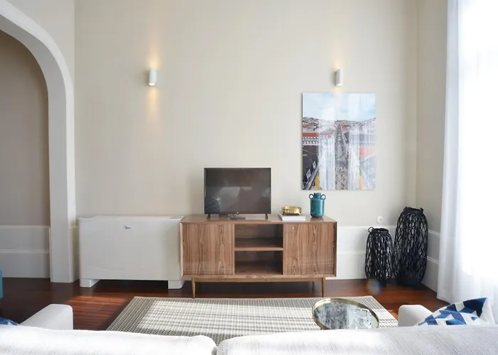Cozy 1-bedroom In * 포르투